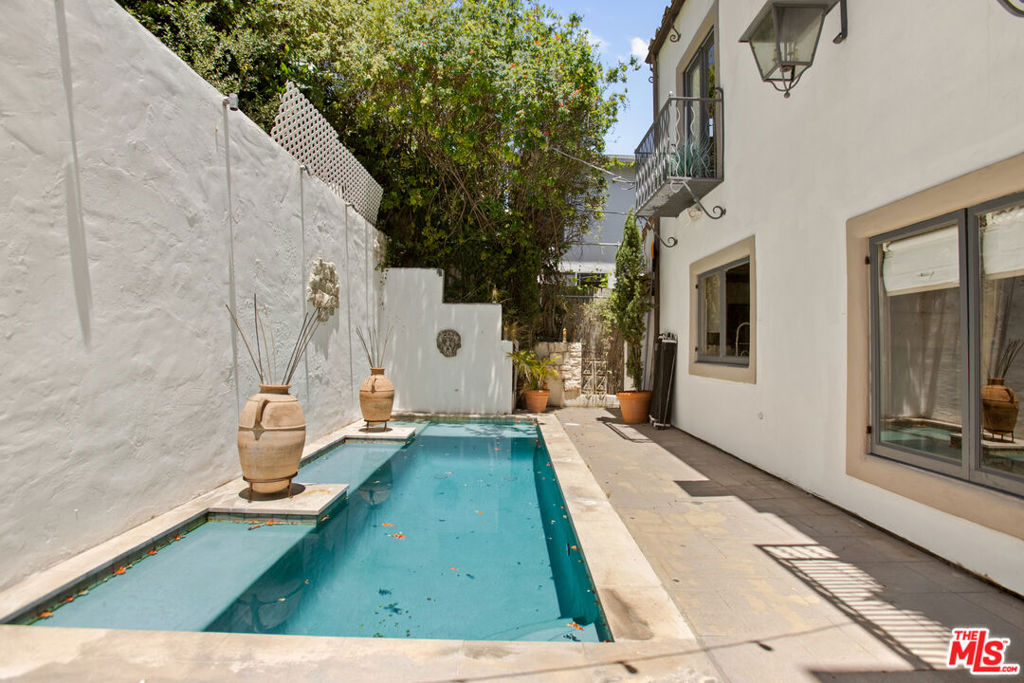 1407 N Beverly Drive Property Photo 15
