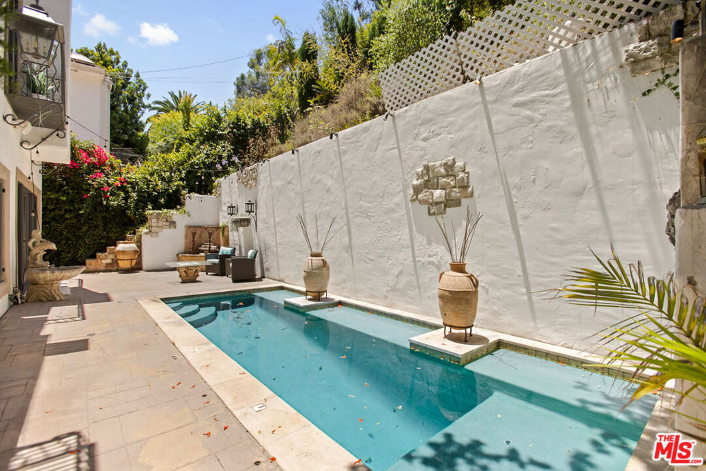 1407 N Beverly Drive Property Photo 17
