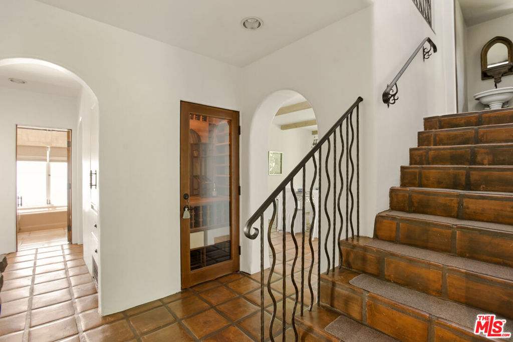 1407 N Beverly Drive Property Photo 28