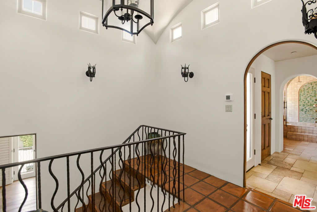 1407 N Beverly Drive Property Photo 36