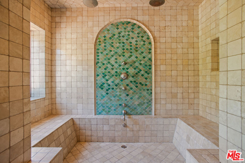 1407 N Beverly Drive Property Photo 39