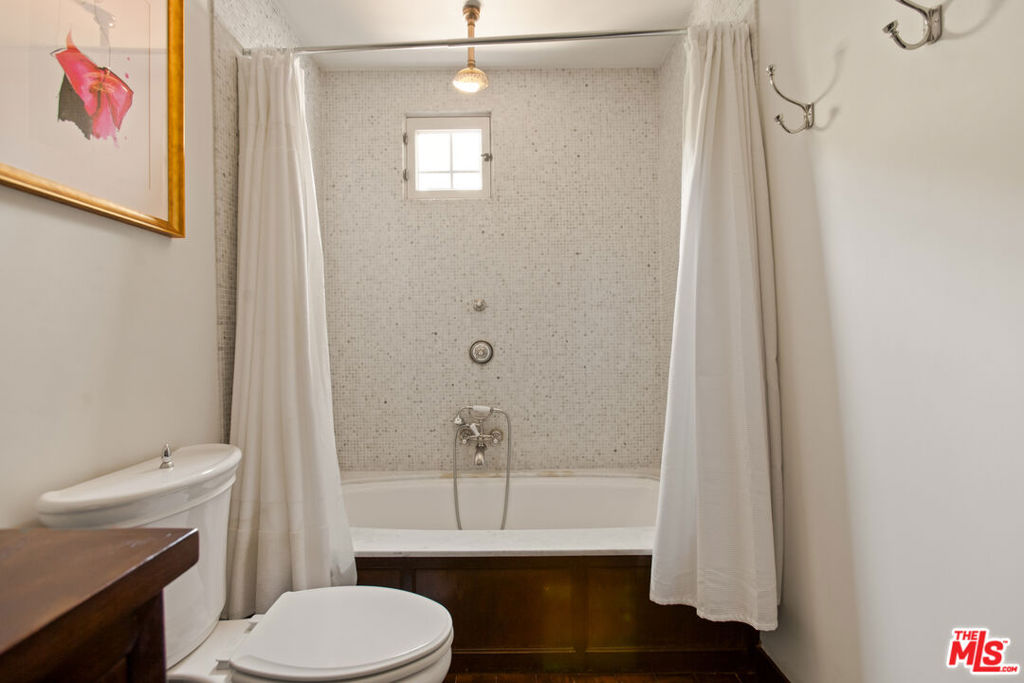 1407 N Beverly Drive Property Photo 52