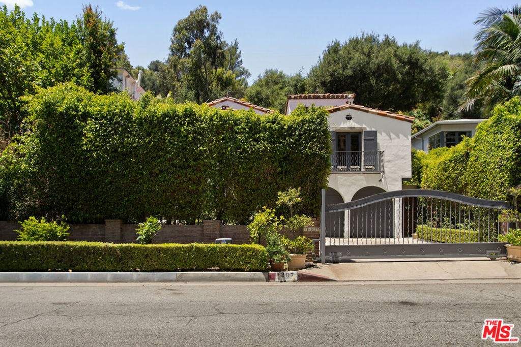 1407 N Beverly Drive Property Photo 53