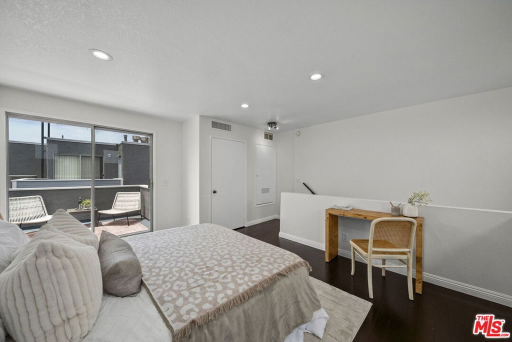 12515 Pacific Avenue 208 Property Photo 25