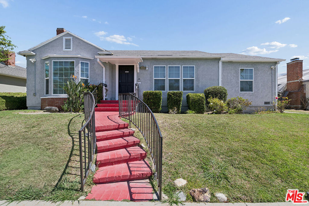 5254 Parkglen Avenue Property Photo 1