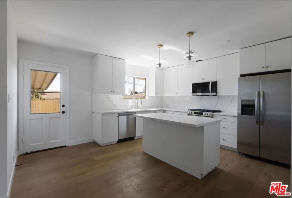 16130 Devonshire Street Property Photo 3
