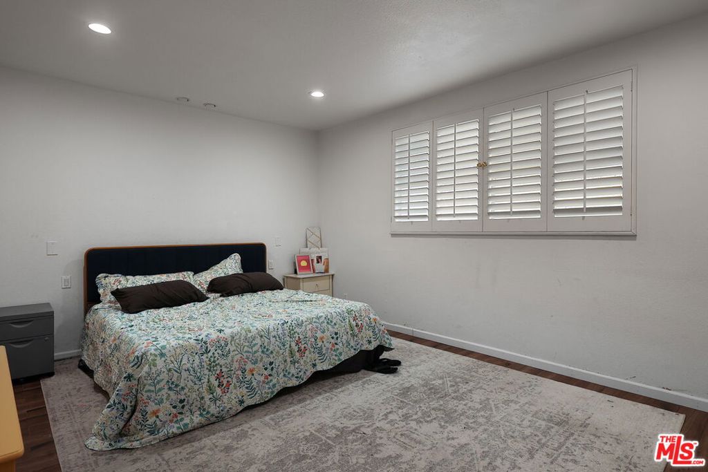 4949 Genesta Avenue 111 Property Photo 6