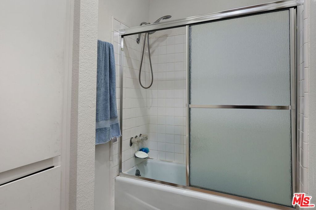 4949 Genesta Avenue 111 Property Photo 11