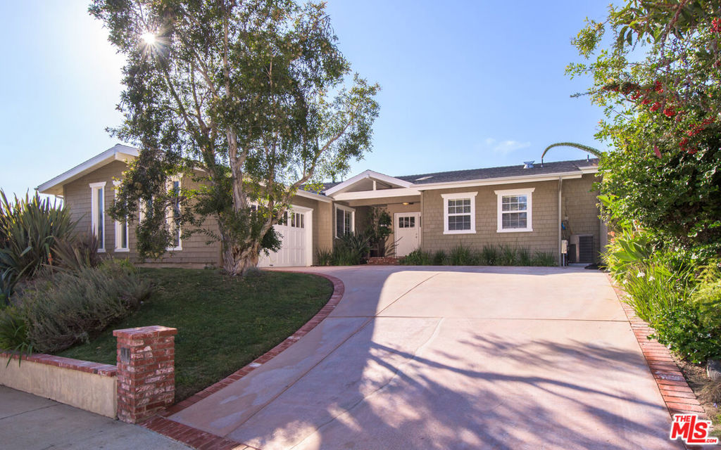 843 Enchanted Way Property Photo 2