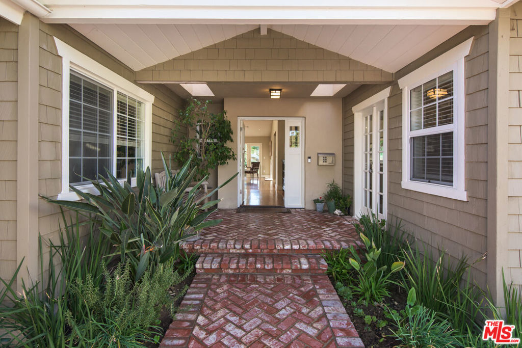 843 Enchanted Way Property Photo 3