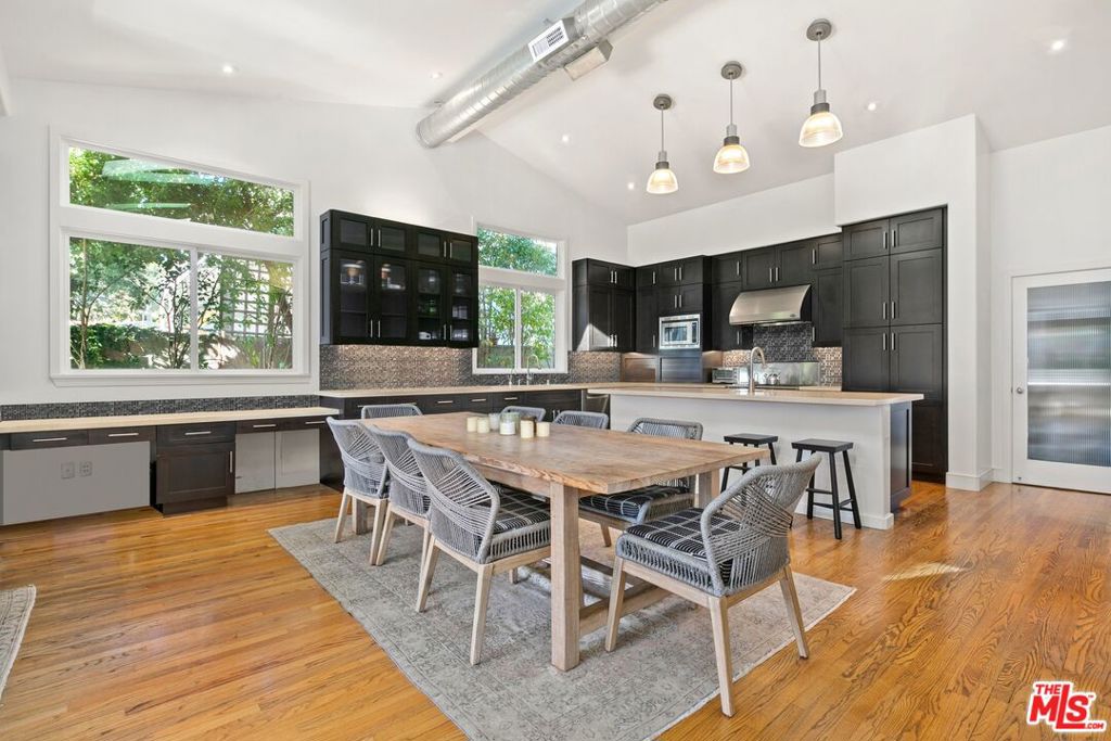 843 Enchanted Way Property Photo 10