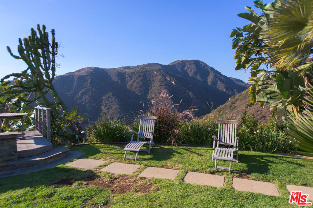 843 Enchanted Way Property Photo 28