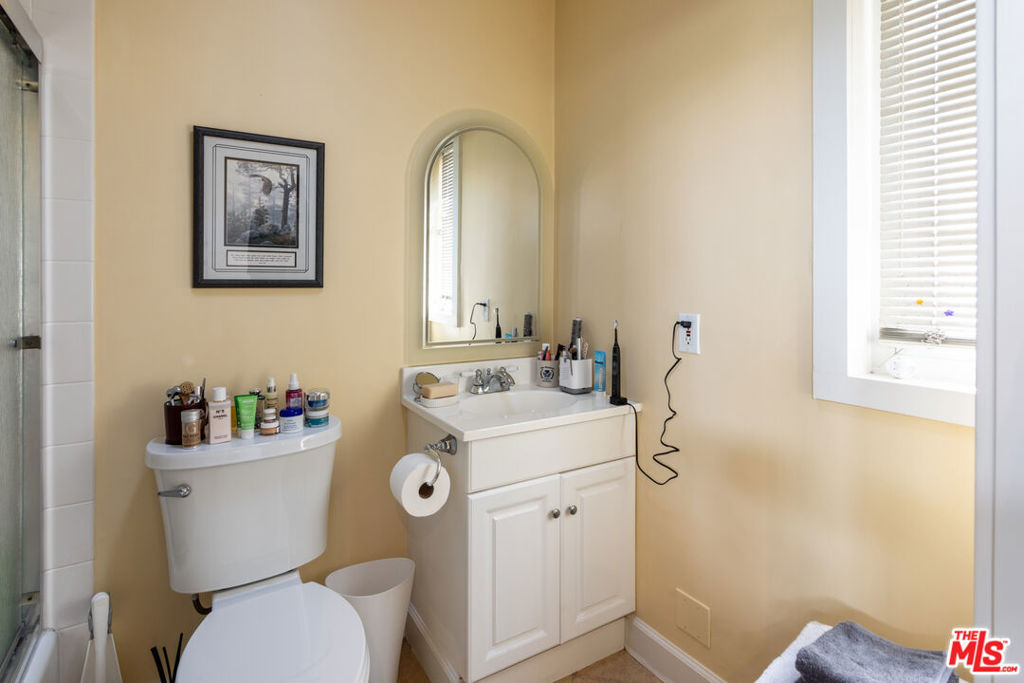 880 Wellesley Avenue Property Photo 26