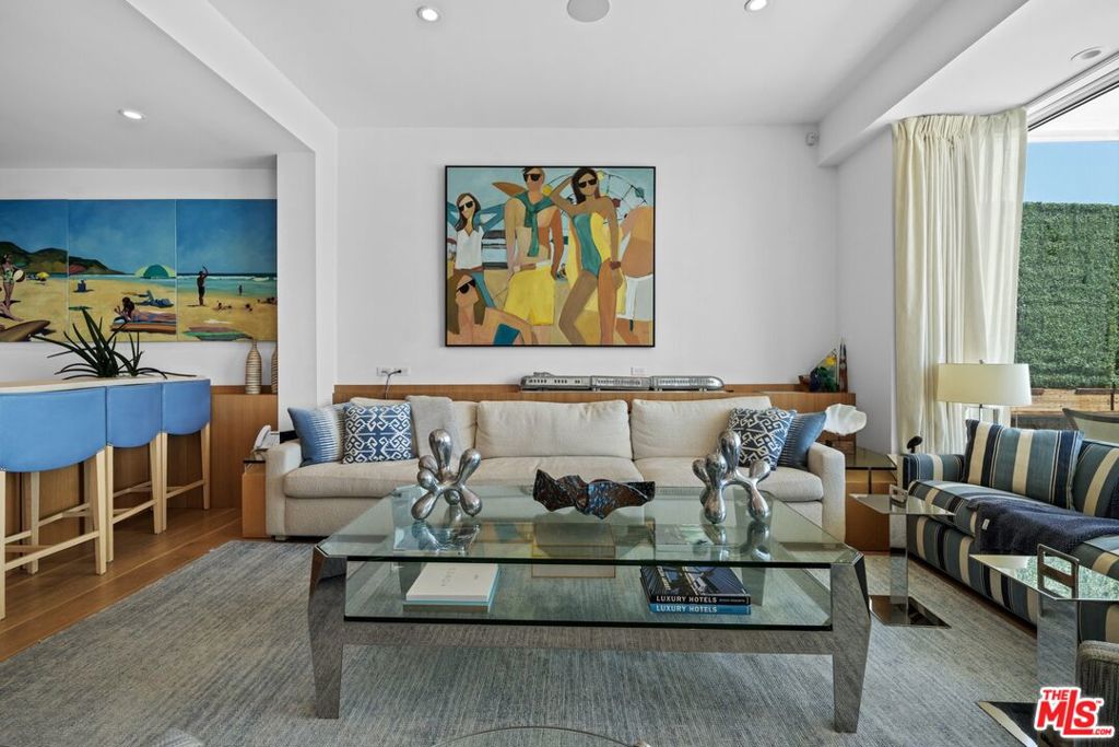 24380 Malibu Road Property Photo 6