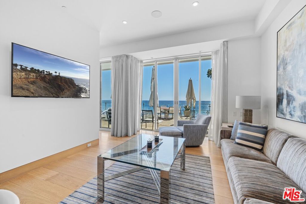 24380 Malibu Road Property Photo 11