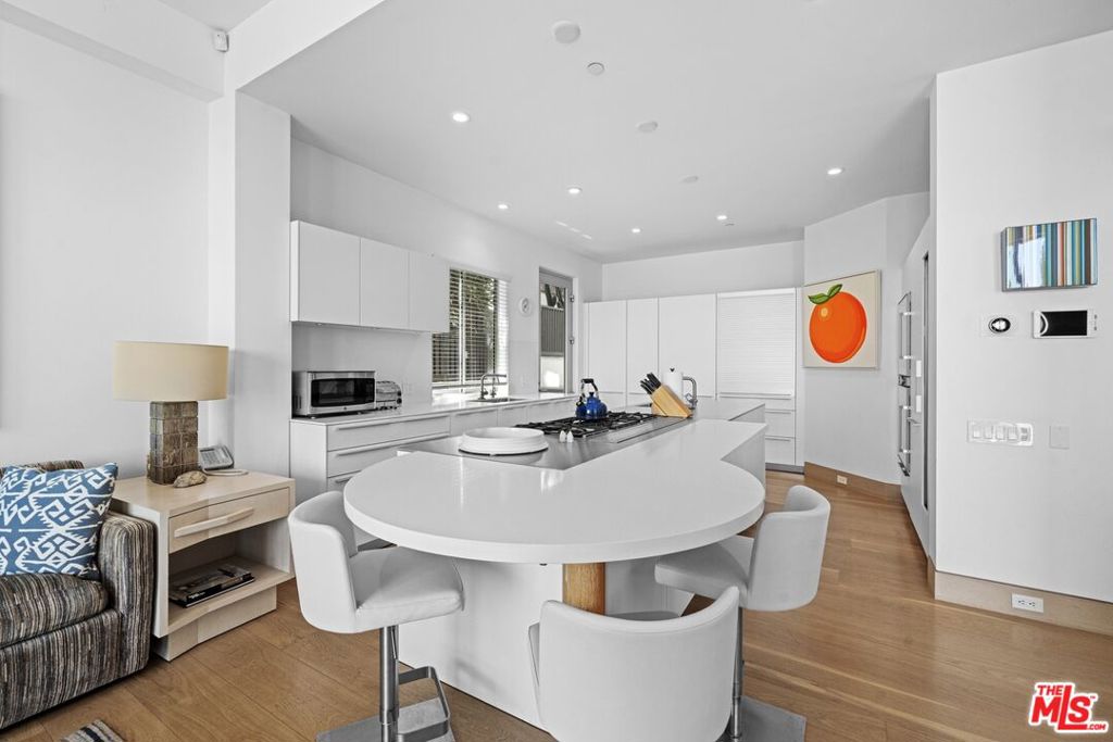 24380 Malibu Road Property Photo 14