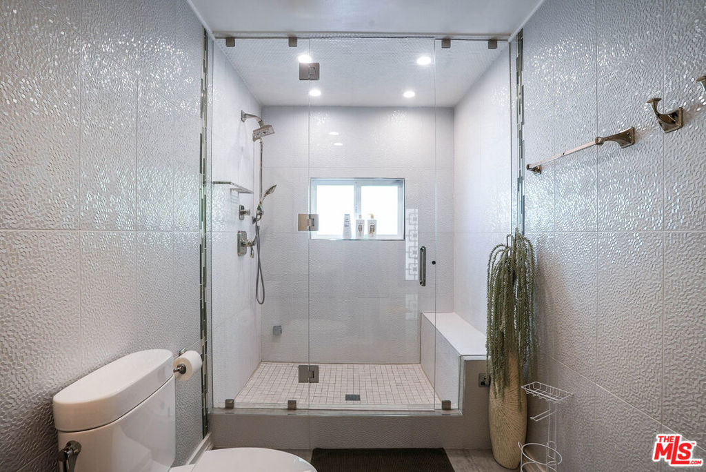 7796 Skyhill Drive Property Photo 23