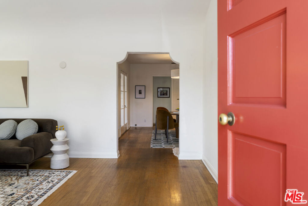 585 N Irving Boulevard Property Photo 4