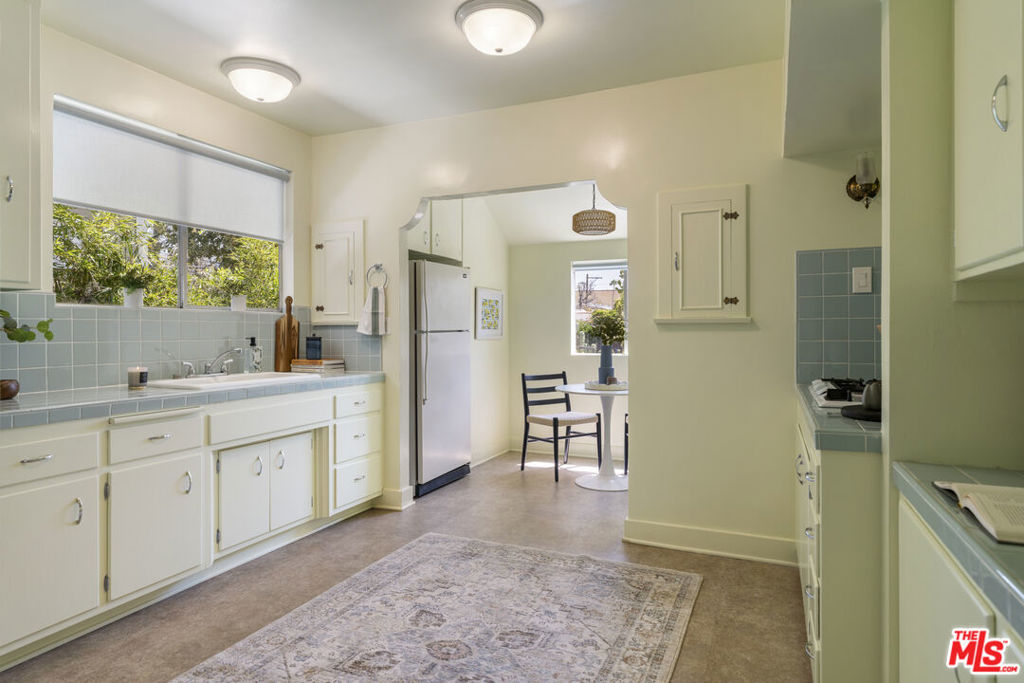 585 N Irving Boulevard Property Photo 19