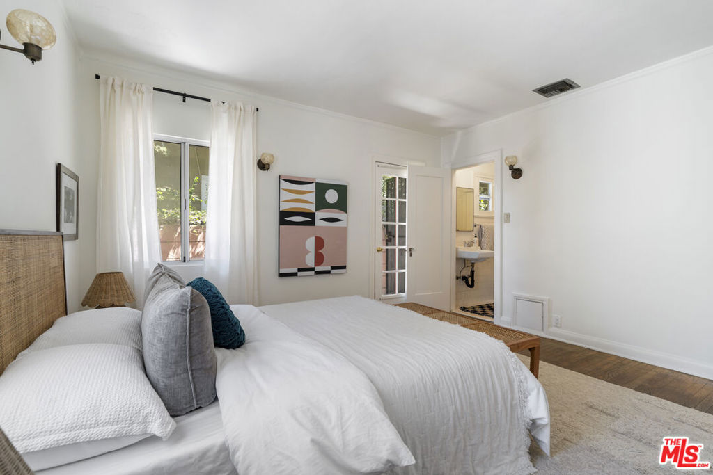 585 N Irving Boulevard Property Photo 28