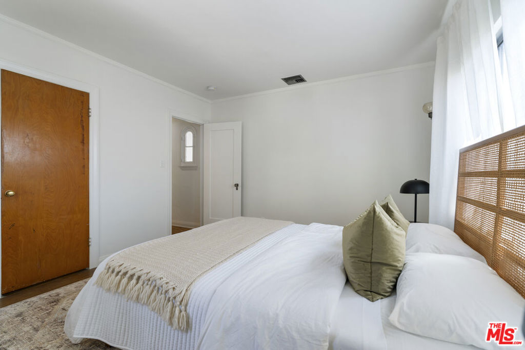 585 N Irving Boulevard Property Photo 36
