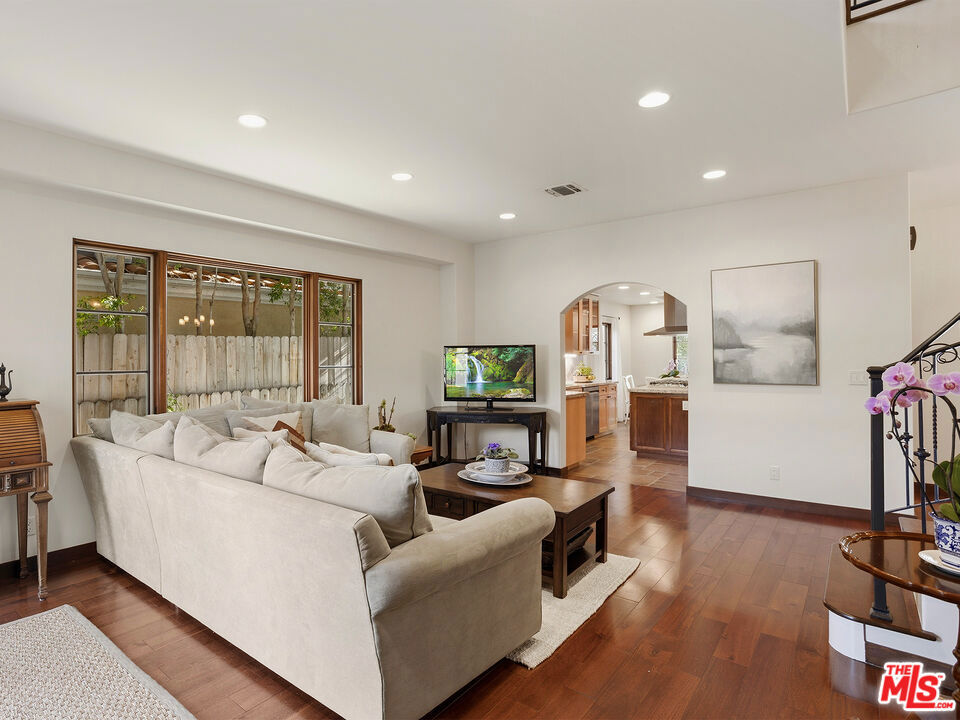 2026 Greenfield Avenue Property Photo 10
