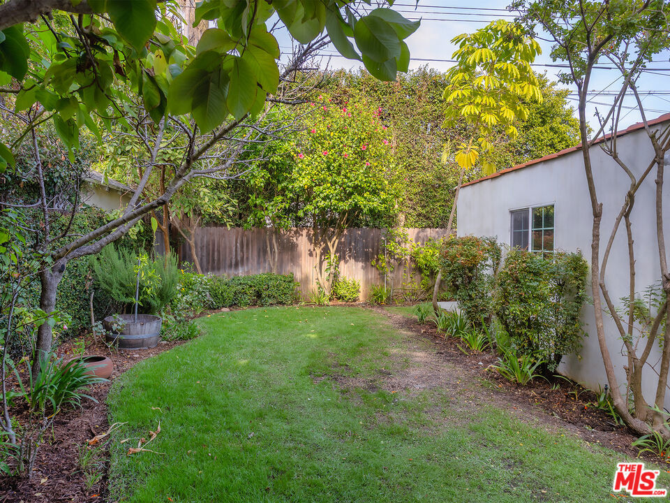 2026 Greenfield Avenue Property Photo 29