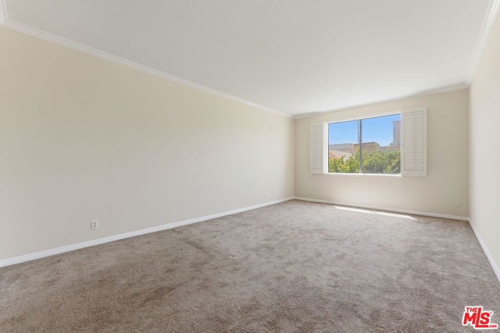 1315 Roxbury Drive 201 Property Photo 18