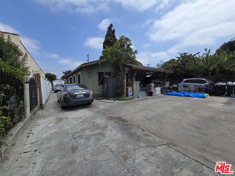 223 E 74th Street Property Photo 11