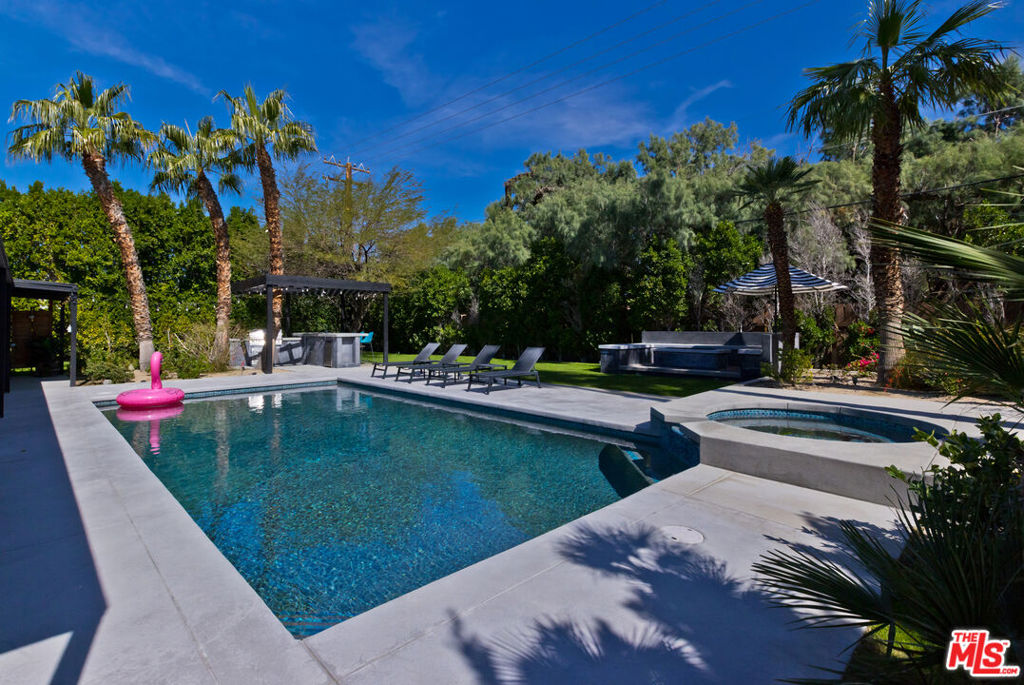 2660 N Farrell Drive Property Photo 8
