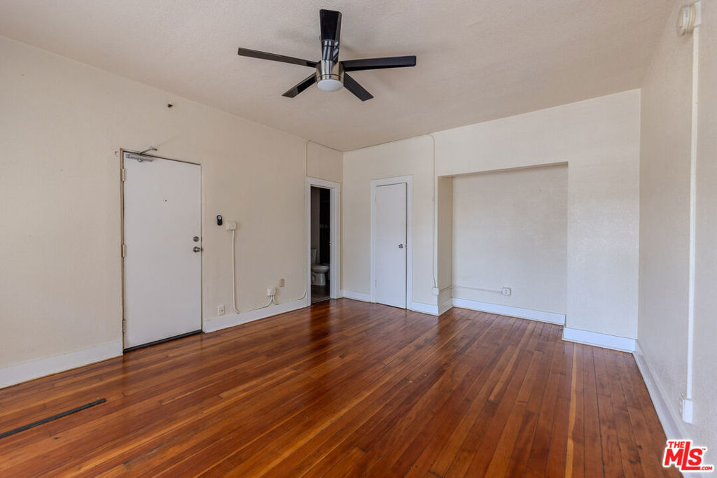 661 Shatto Place 301 Property Photo 6