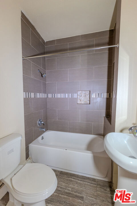 661 Shatto Place 301 Property Photo 13