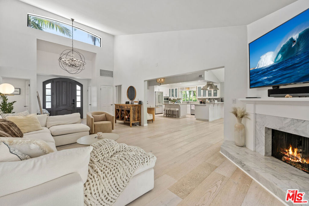 3614 Malibu Country Drive Property Photo 4
