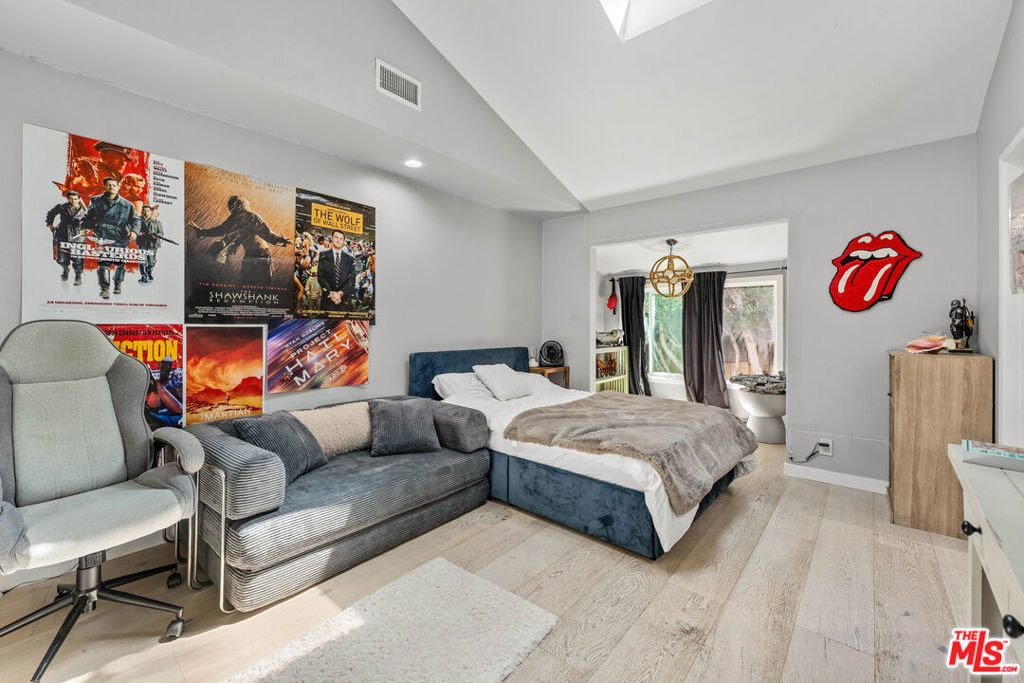 3614 Malibu Country Drive Property Photo 14