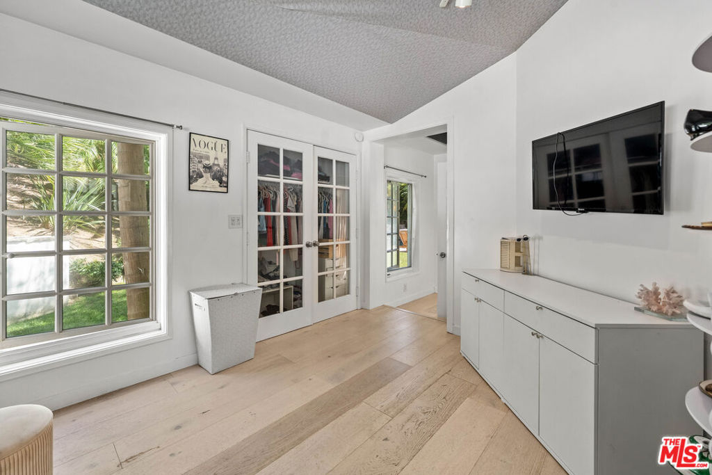 3614 Malibu Country Drive Property Photo 21
