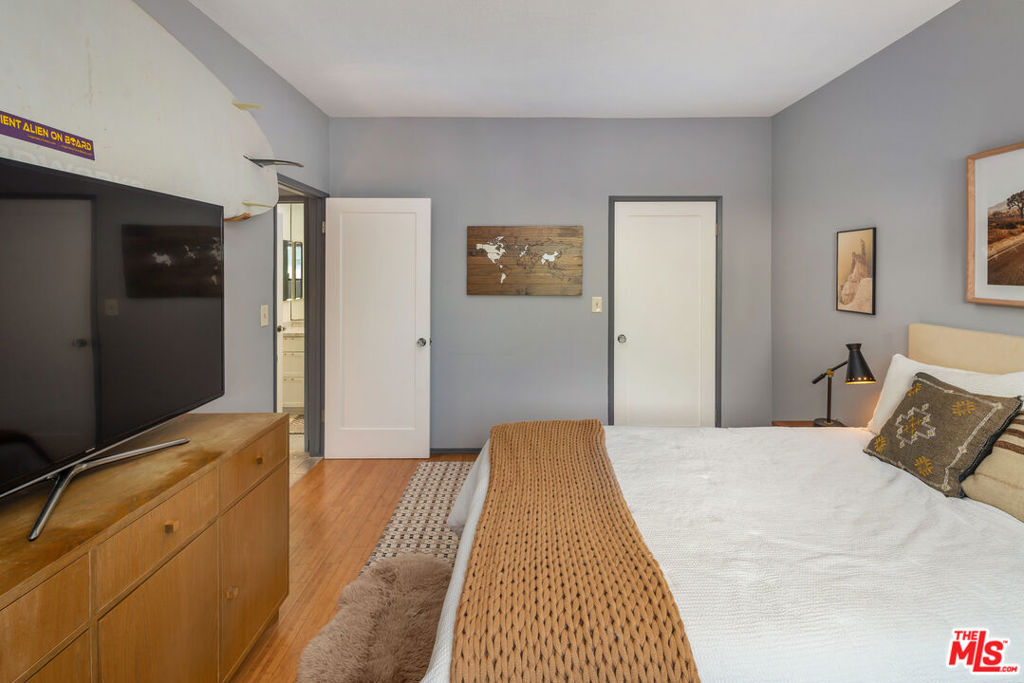 1133 N Clark Street 103 Property Photo 25