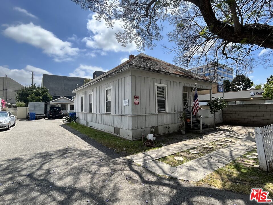 2126 Corinth Avenue Property Photo 6