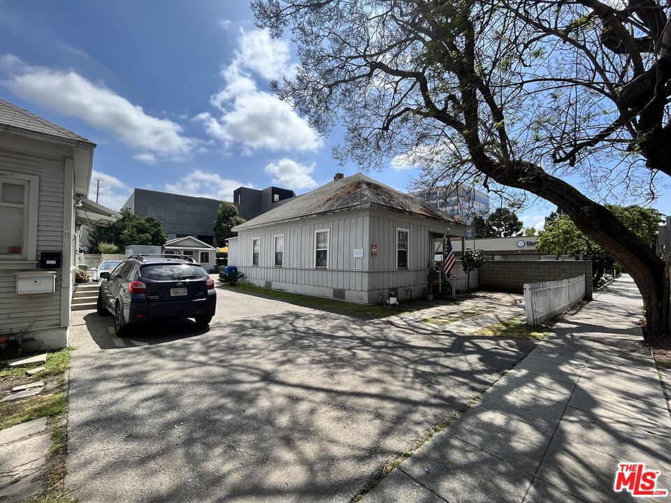 2126 Corinth Avenue Property Photo 8