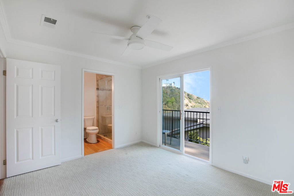 3855 Rambla Pacifico D Property Photo 10