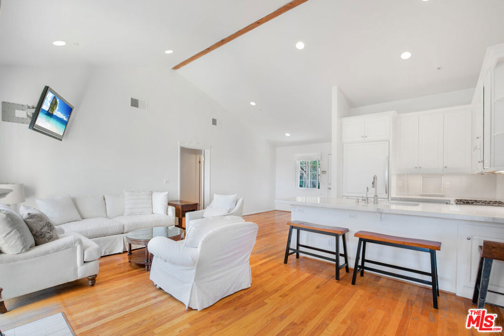 3855 Rambla Pacifico D Property Photo 16