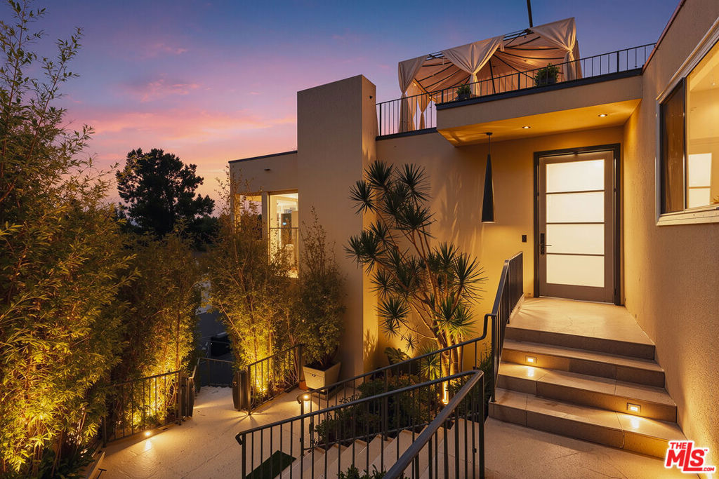 8715 Sunset Plaza Terrace Property Photo 1