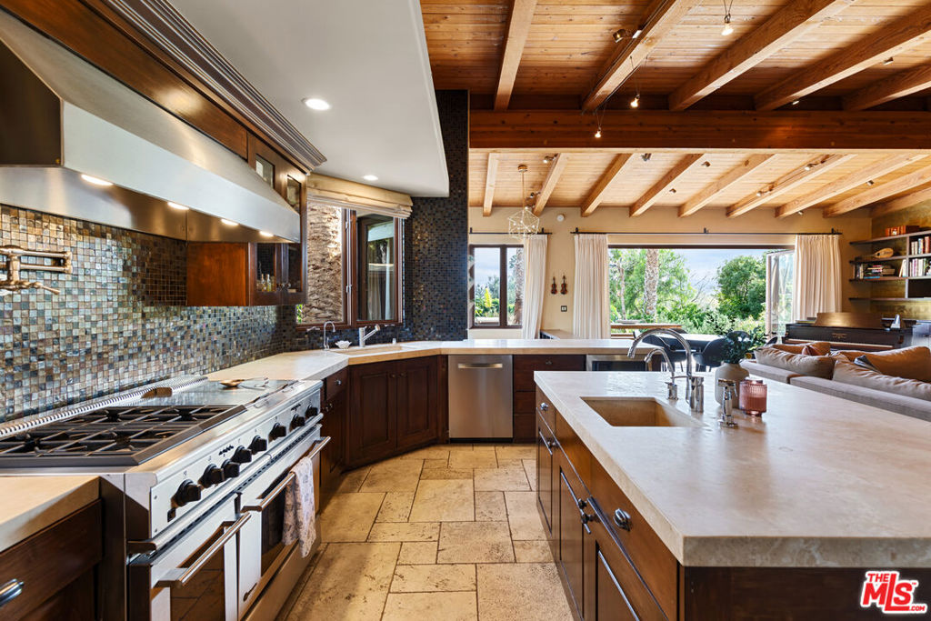 27409 Pacific Coast Highway Property Photo 12