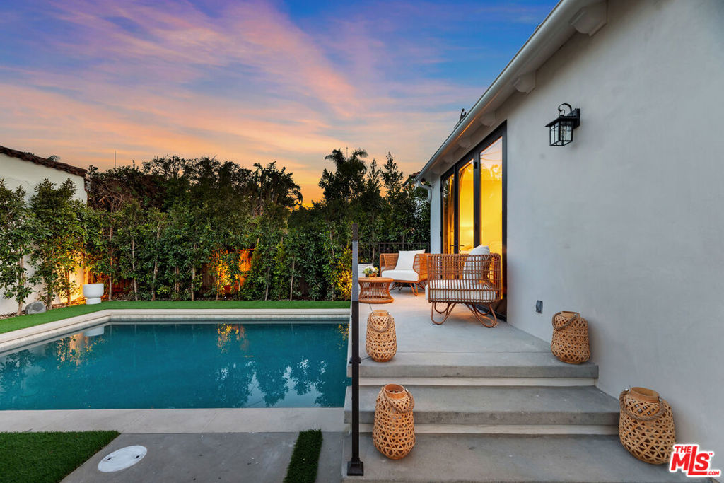 100 S La Jolla Avenue Property Photo 28