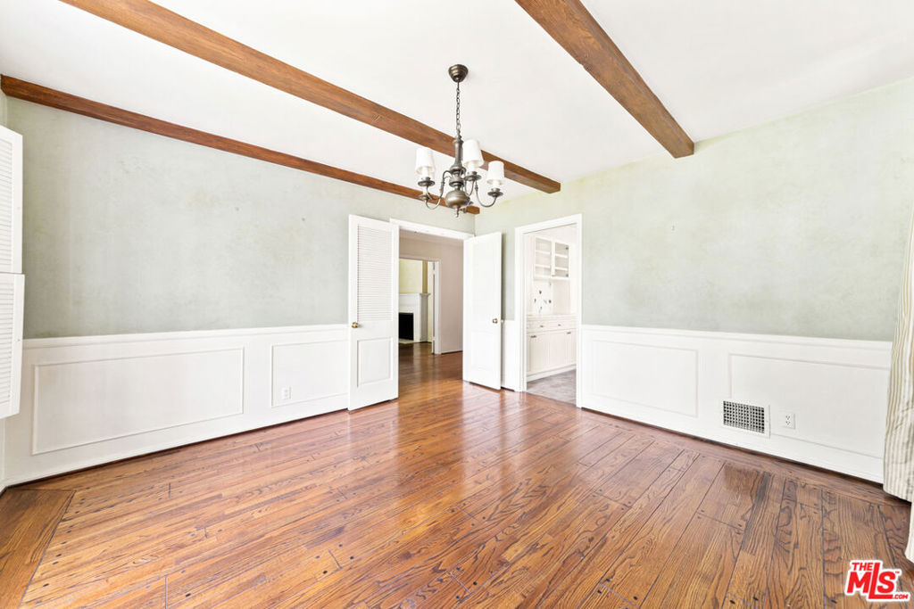 1545 N Doheny Drive Property Photo 10