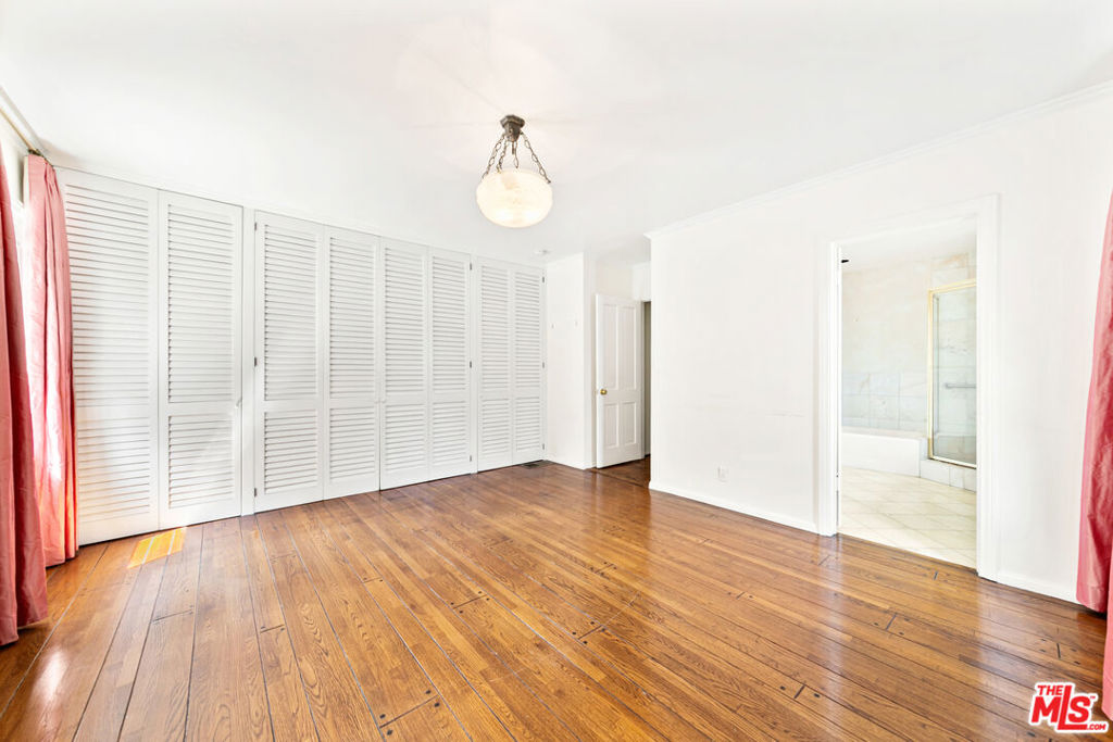 1545 N Doheny Drive Property Photo 22