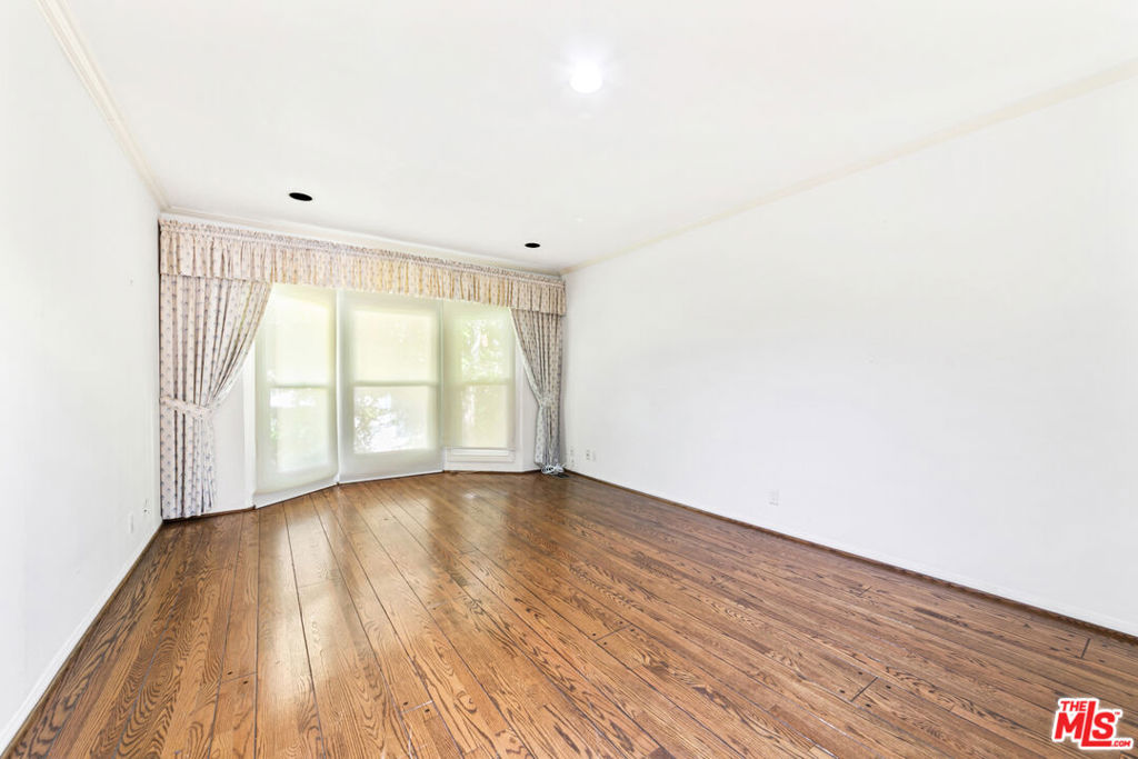 1545 N Doheny Drive Property Photo 25