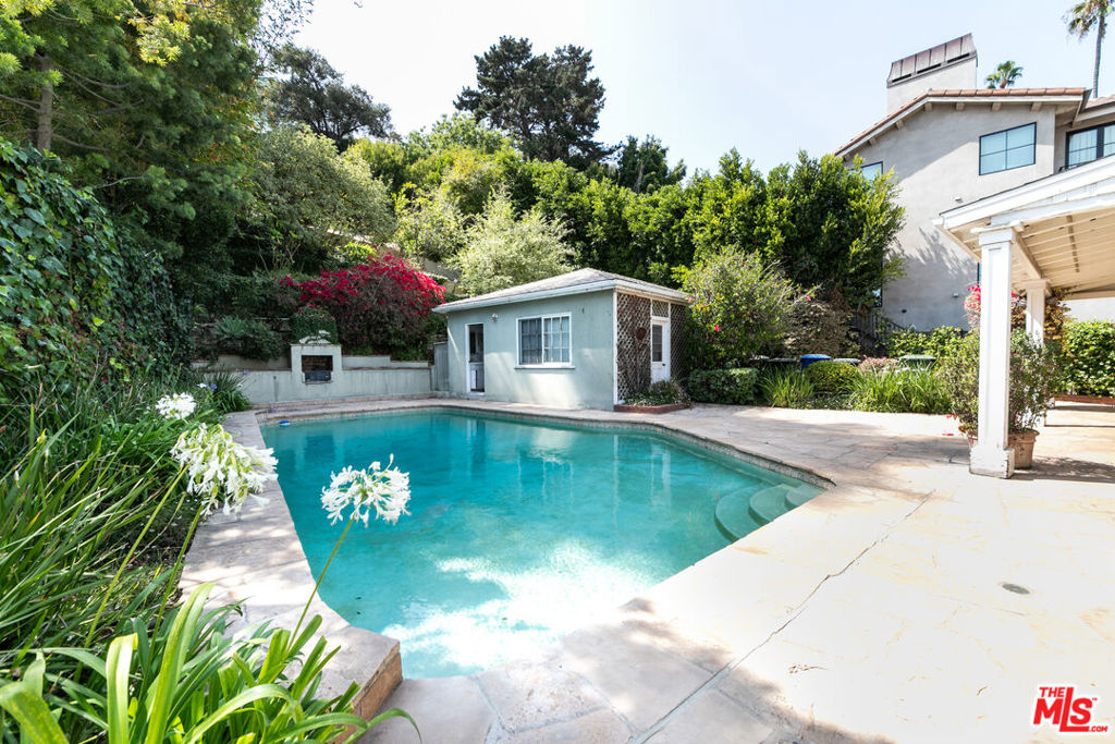 1545 N Doheny Drive Property Photo 29