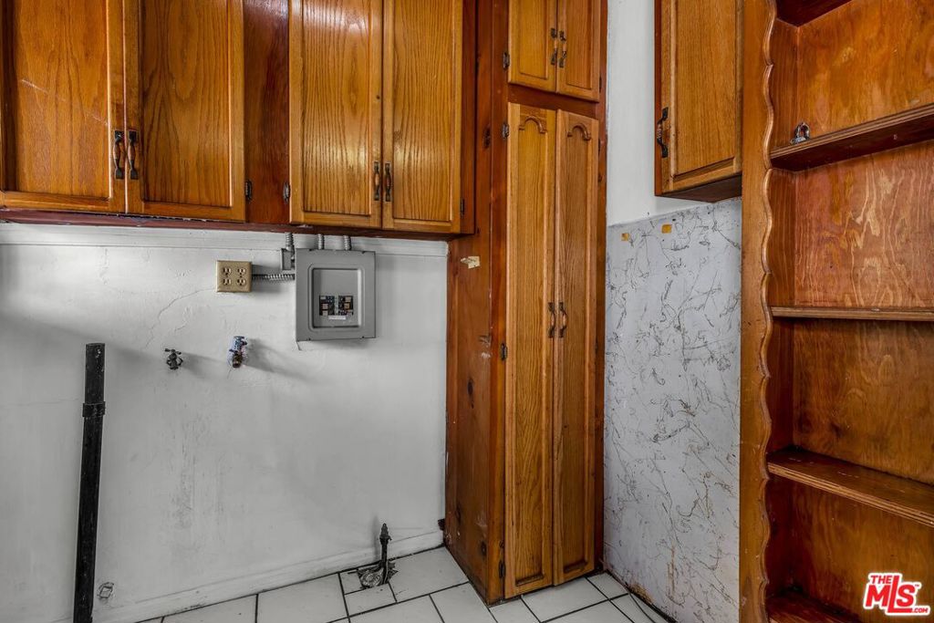 1922 W 80th Street Property Photo 13