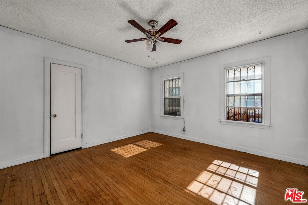1922 W 80th Street Property Photo 14