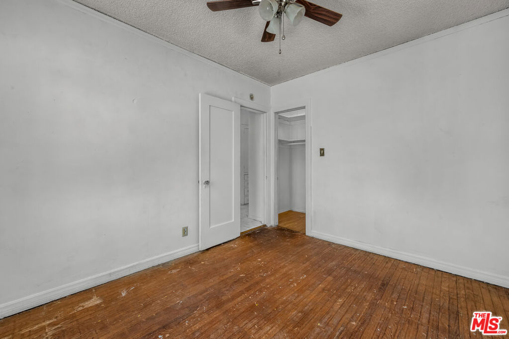 1922 W 80th Street Property Photo 16
